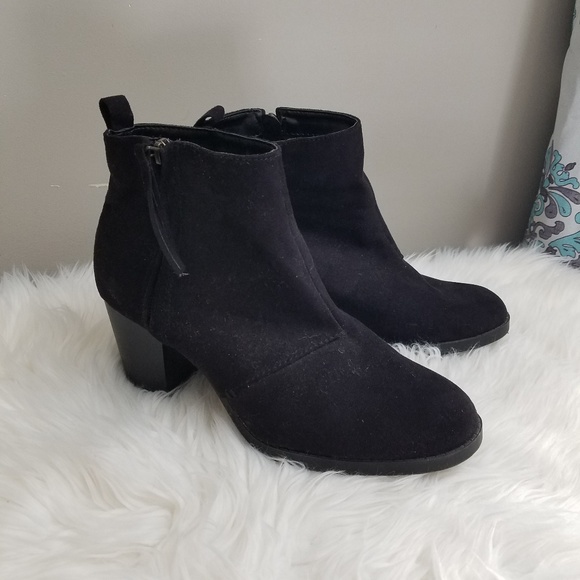 Old Navy Shoes - Old Navy booties